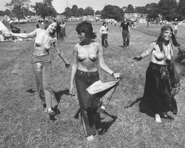 24th June 1971: Hippy festival-goers enjoy the sunshine and good vibes at the second Glastonbury Fayre, organised by Arabella Churchill and Andrew Kerr at Worthy Farm, Pilton, Somerset.